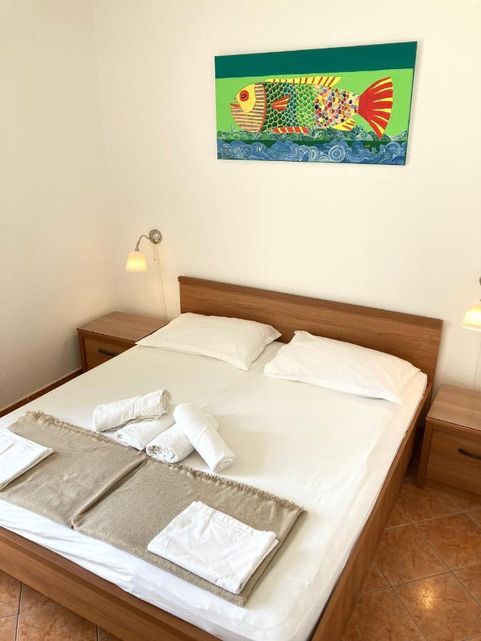 Rooms Vinka Tudor ฮวาร์ ภายนอก รูปภาพ