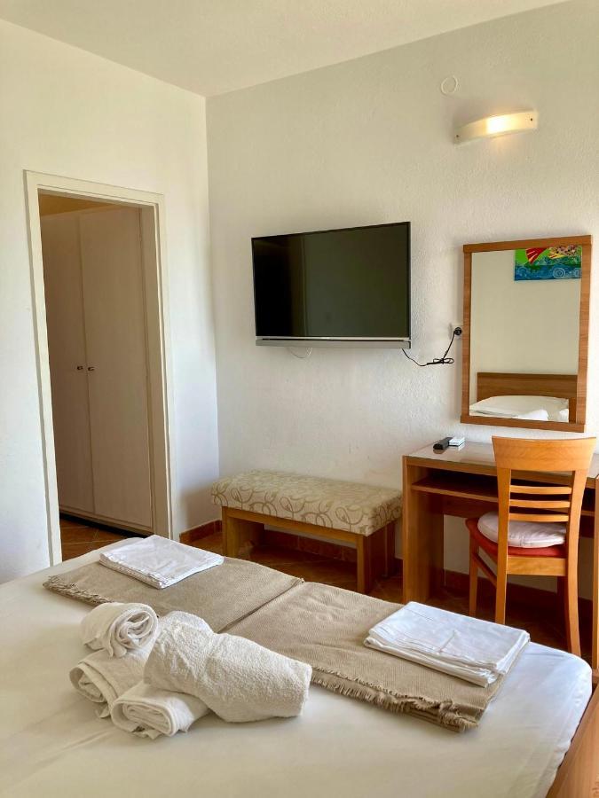 Rooms Vinka Tudor ฮวาร์ ภายนอก รูปภาพ