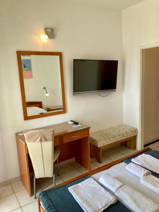 Rooms Vinka Tudor ฮวาร์ ภายนอก รูปภาพ