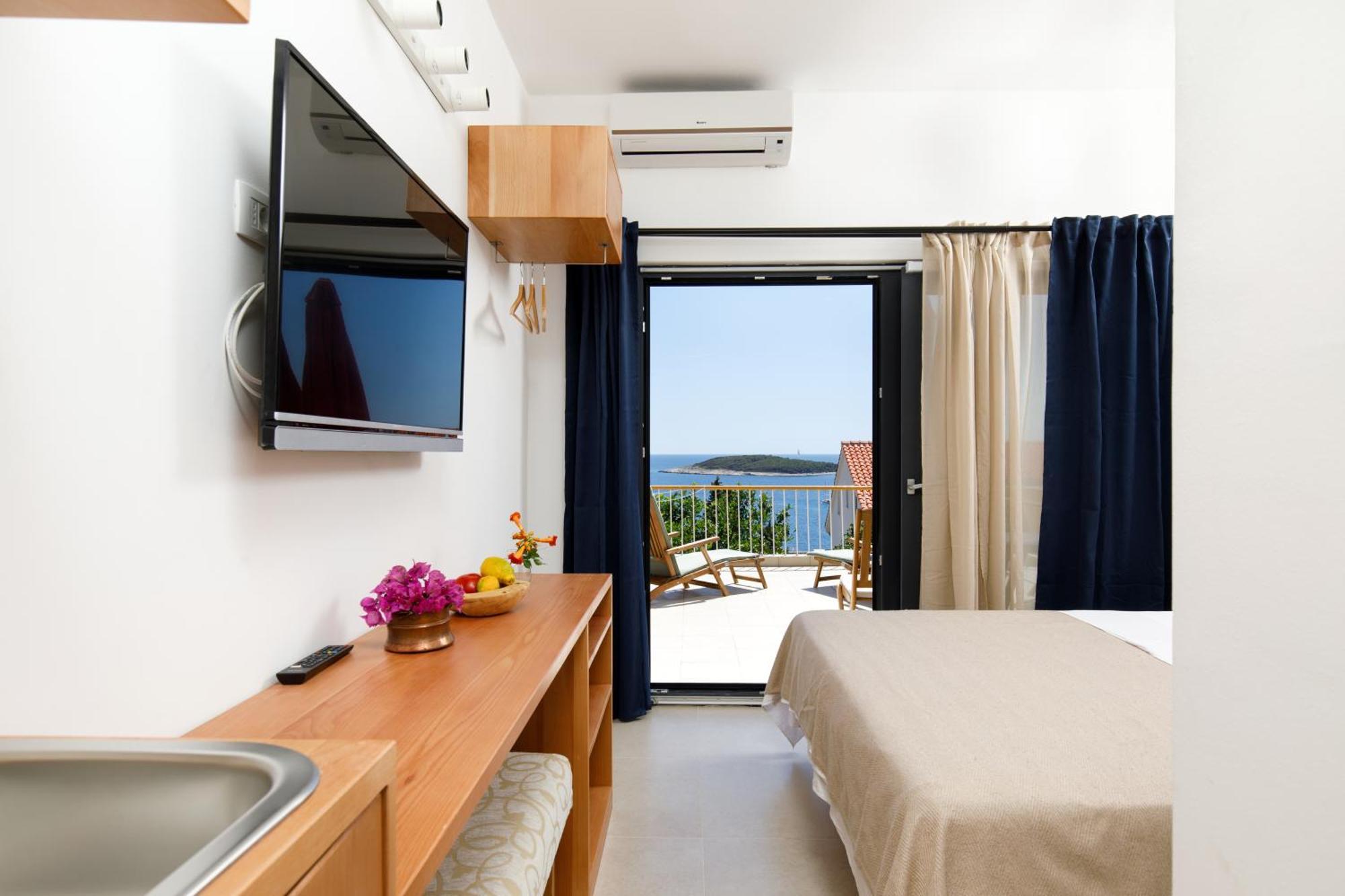 Rooms Vinka Tudor ฮวาร์ ภายนอก รูปภาพ